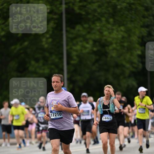 29.06.2025 - hella hamburg halbmarathon Dr. Thomas Lammeyer http://msf.ph/oto/8422209 29.06.2025 10:48:06 Kennedybrücke 1816, 1878, 2158, 2343, 2361, 5001, 5192, 5201, 5214, 5370, 5649, 5720, 6012, 6096, 6931, 7197, 7205, 7461, 8135, 8504, 9704, 9831, 9976, 10083, 10200, 10202, 11279 meine-sportfotos.de