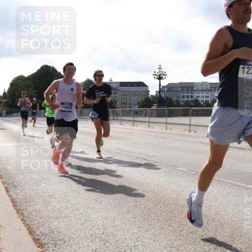 29.06.2025 - hella hamburg halbmarathon Lena Gebhardt http://msf.ph/oto/8422211 29.06.2025 09:42:38 Lombardsbrücke 1122, 561, 14836, 7855, 12360, 2618, 5612, 7331, 7855, 9269, 10468, 11078, 11228, 12360, 13346, 13872, 13913, 14113, 14753, 14836, 15253, 16615, 17614, 18569, 18740, 19041, 19042, 19050, 19076, 19078 meine-sportfotos.de