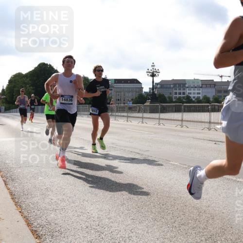 29.06.2025 - hella hamburg halbmarathon Lena Gebhardt http://msf.ph/oto/8422223 29.06.2025 09:42:38 Lombardsbrücke 11228, 14836, 7855, 1236, 2618, 5612, 7331, 7855, 9269, 10468, 11078, 11228, 12360, 13346, 13872, 13913, 14113, 14753, 14836, 15253, 16615, 17614, 18569, 18740, 19041, 19042, 19050, 19076, 19078 meine-sportfotos.de