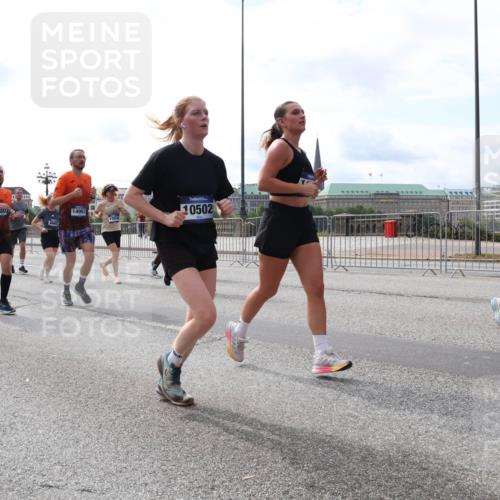 29.06.2025 - hella hamburg halbmarathon Lena Gebhardt http://msf.ph/oto/8422261 29.06.2025 10:18:43 Lombardsbrücke 4802, 8665, 14967, 10502, 9505, 1234, 1349, 1521, 1820, 2096, 2335, 2703, 2781, 2821, 3026, 3202, 3321, 3482, 3529, 3591, 3592, 3631, 4123, 4383, 4710, 4718, 4738, 4802, 4845, 5049, 5264, 5266, 5834, 5909, 5910, 6332, 6413, 6533, 7051, 7121, 7160, 7214, 7252, 7454, 8341, 8665, 8780, 9222, 9270, 9272, 9276, 9505, 9549, 9586, 9658, 9748, 9834, 10037, 10172, 10467, 10502, 10659, 10687, 10816, 12541, 12548, 12552, 12703, 13341 meine-sportfotos.de