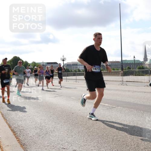 29.06.2025 - hella hamburg halbmarathon Lena Gebhardt http://msf.ph/oto/8422263 29.06.2025 09:51:55 Lombardsbrücke 10691, 1569, 1312, 1701, 14223, 14226, 18772, 1057, 1312, 1353, 1520, 1569, 1570, 1604, 1763, 1903, 1920, 2653, 2880, 2972, 3437, 3697, 4297, 4634, 4759, 4843, 4865, 4991, 4999, 5014, 5047, 5129, 5231, 5336, 5375, 5410, 5690, 5987, 6373, 6490, 6700, 6705, 6711, 6770, 7092, 7105, 7185, 7363, 7710, 8074, 8346, 8359, 8564, 8871, 8900, 9114, 9358, 9364, 9547, 9659, 10319, 10375, 10480, 10669, 10691, 10934, 10978, 11021, 11417, 11714, 11821, 11959, 12438, 12623, 12711 meine-sportfotos.de