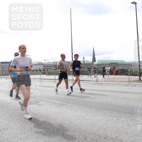 29.06.2025 - hella hamburg halbmarathon Lena Gebhardt http://msf.ph/oto/8422269 29.06.2025 10:27:53 Lombardsbrücke 1862, 5285, 10413, 1148, 2080, 3389, 4372, 5177, 5285, 5369, 5847, 6214, 6632, 7497, 7764, 7978, 8085, 8215, 9567, 9688, 10158, 10412, 10413, 11256, 11692, 11739, 12500, 12780, 12823, 12842, 13043, 13568, 13678, 13860, 14155, 14206, 15123, 15607, 15608, 16569, 16804, 16838, 17427, 17791, 18012, 18301, 18626, 18766 meine-sportfotos.de