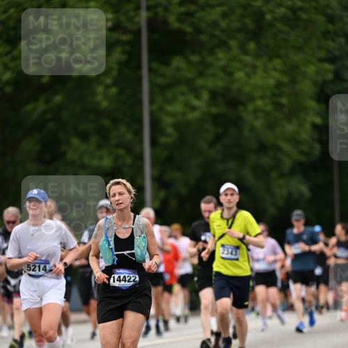 29.06.2025 - hella hamburg halbmarathon Dr. Thomas Lammeyer http://msf.ph/oto/8422270 29.06.2025 10:48:08 Kennedybrücke 1816, 1878, 2158, 2343, 2361, 3597, 4636, 5001, 5192, 5201, 5214, 5370, 5649, 5720, 6012, 6096, 6931, 7197, 7205, 8135, 8504, 9704, 9831, 9976, 10083, 10200, 10202, 11279 meine-sportfotos.de