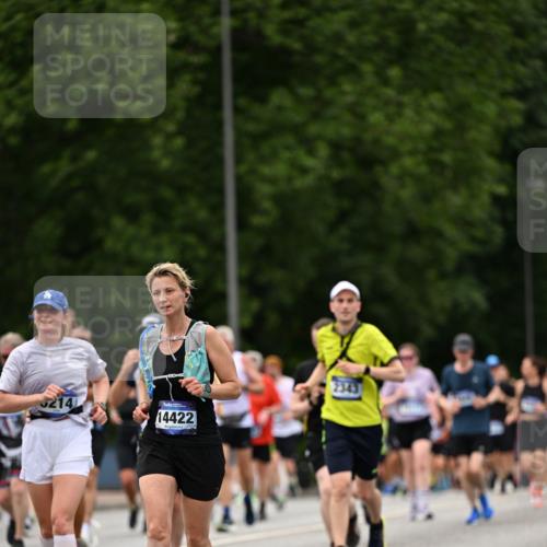 29.06.2025 - hella hamburg halbmarathon Dr. Thomas Lammeyer http://msf.ph/oto/8422272 29.06.2025 10:48:08 Kennedybrücke 1816, 1878, 2158, 2343, 2361, 3597, 4636, 5001, 5192, 5201, 5214, 5370, 5649, 5720, 6012, 6096, 6931, 7197, 7205, 8135, 8504, 9704, 9831, 9976, 10083, 10200, 10202, 11279 meine-sportfotos.de