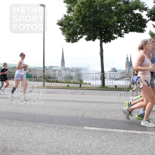 29.06.2025 - hella hamburg halbmarathon Lena Gebhardt http://msf.ph/oto/8422274 29.06.2025 10:43:00 Lombardsbrücke 14694, 17609, 1149, 1467, 1656, 1788, 1816, 1964, 1994, 2103, 2158, 2267, 2361, 2401, 2450, 2509, 2538, 2580, 2940, 2941, 2971, 3074, 3283, 3378, 3518, 3638, 3764, 3874, 4056, 4092, 4105, 4177, 4302, 4334, 4385, 4680, 4778, 5067, 5268, 5417, 5610, 5755, 5967, 6120, 6764, 7043, 7461, 7513, 7872, 8161, 8184, 8435, 8529, 8795, 8991, 9072, 9304, 9378, 9644, 9976, 10008, 10180, 10454, 10697, 11142, 11710, 12151, 12441, 13049, 13241 meine-sportfotos.de