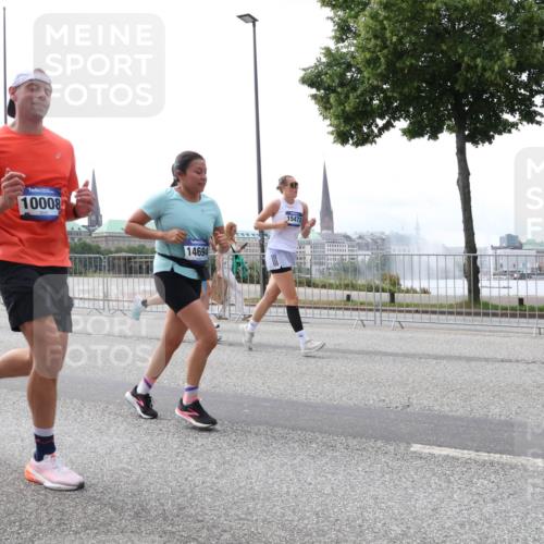 29.06.2025 - hella hamburg halbmarathon Lena Gebhardt http://msf.ph/oto/8422331 29.06.2025 10:43:00 Lombardsbrücke 10008, 14694, 15472, 1149, 1467, 1656, 1788, 1816, 1964, 1994, 2103, 2158, 2267, 2361, 2401, 2450, 2509, 2538, 2580, 2940, 2941, 2971, 3074, 3283, 3378, 3518, 3638, 3764, 3874, 4056, 4092, 4105, 4177, 4302, 4334, 4385, 4680, 4778, 5067, 5268, 5417, 5610, 5755, 5967, 6120, 6764, 7043, 7461, 7513, 7872, 8161, 8184, 8435, 8529, 8795, 8991, 9072, 9304, 9378, 9644, 9976, 10008, 10180, 10454, 10697, 11142, 11710, 12151, 12441, 13049, 13241 meine-sportfotos.de