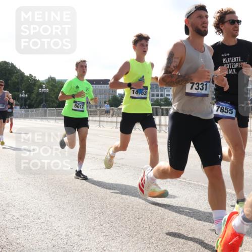 29.06.2025 - hella hamburg halbmarathon Lena Gebhardt http://msf.ph/oto/8422333 29.06.2025 09:42:39 Lombardsbrücke 5612, 11228, 14, 53, 7331, 7855, 4, 00, 2618, 5612, 7331, 7855, 9269, 10468, 11078, 11228, 12360, 13346, 13872, 13913, 14113, 14753, 14836, 15253, 16615, 17614, 18569, 18740, 19041, 19042, 19050, 19076, 19078 meine-sportfotos.de