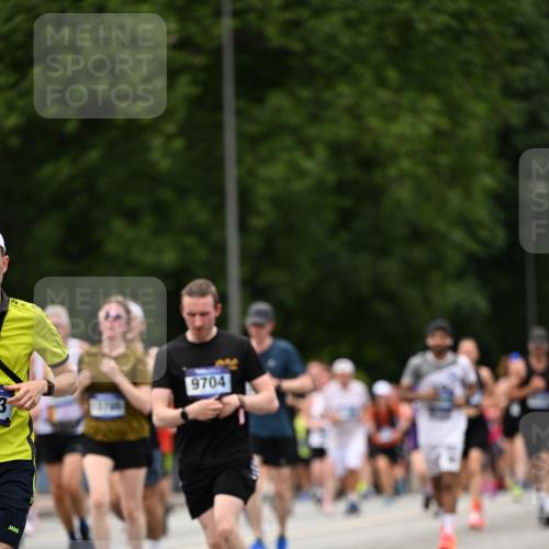 29.06.2025 - hella hamburg halbmarathon Dr. Thomas Lammeyer http://msf.ph/oto/8422372 29.06.2025 10:48:11 Kennedybrücke 1816, 2258, 2343, 2361, 3597, 4636, 4866, 5001, 5192, 5201, 5214, 5649, 5720, 5902, 5905, 6012, 6096, 6334, 6931, 7197, 7205, 8504, 9704, 10006, 10097, 10202, 11279 meine-sportfotos.de