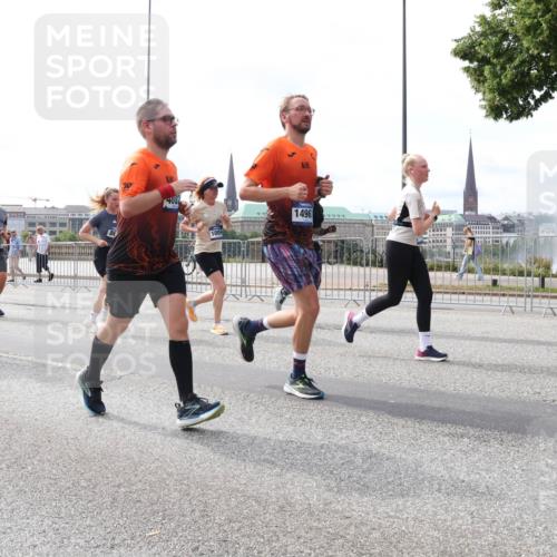29.06.2025 - hella hamburg halbmarathon Lena Gebhardt http://msf.ph/oto/8422373 29.06.2025 10:18:44 Lombardsbrücke 86, 15138, 30, 10856, 14961, 1234, 1349, 1521, 1820, 2096, 2335, 2703, 2781, 2821, 3026, 3202, 3482, 3529, 3591, 3592, 3631, 4123, 4383, 4710, 4718, 4738, 4802, 4845, 5049, 5264, 5266, 5834, 5909, 5910, 6194, 6332, 6413, 6533, 6736, 7051, 7121, 7160, 7214, 7252, 7454, 8341, 8665, 8780, 9222, 9270, 9272, 9276, 9505, 9549, 9586, 9658, 9748, 9834, 10037, 10172, 10467, 10502, 10659, 10687, 10816, 12541, 12548, 12552, 12703, 13341 meine-sportfotos.de