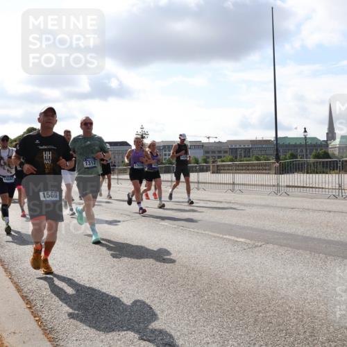 29.06.2025 - hella hamburg halbmarathon Lena Gebhardt http://msf.ph/oto/8422378 29.06.2025 09:51:56 Lombardsbrücke 02, 1312, 17016, 10691, 1569, 1057, 1312, 1353, 1520, 1569, 1570, 1604, 1631, 1763, 1903, 1920, 2653, 2880, 2972, 3437, 3697, 4297, 4634, 4759, 4843, 4865, 4991, 4999, 5014, 5047, 5129, 5231, 5336, 5375, 5410, 5690, 5987, 6373, 6490, 6700, 6705, 6711, 6770, 7092, 7105, 7185, 7363, 7710, 8074, 8346, 8359, 8564, 8871, 8900, 9114, 9358, 9364, 9547, 9659, 10319, 10375, 10480, 10669, 10691, 10934, 10978, 11021, 11417, 11714, 11821, 12438, 12623, 12711 meine-sportfotos.de
