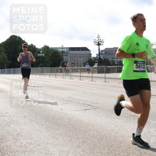 29.06.2025 - hella hamburg halbmarathon Lena Gebhardt http://msf.ph/oto/8422380 29.06.2025 09:42:40 Lombardsbrücke 11228, 5612, 2618, 5612, 7331, 7855, 9269, 10468, 11078, 11228, 12360, 13346, 13872, 13913, 14113, 14753, 14836, 15253, 16615, 17614, 18569, 18740, 19041, 19042, 19050, 19076, 19078 meine-sportfotos.de