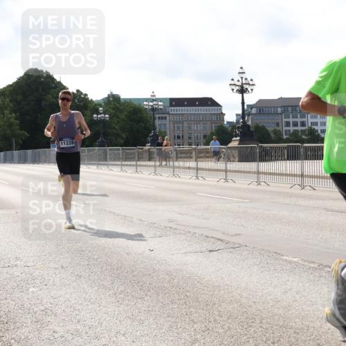29.06.2025 - hella hamburg halbmarathon Lena Gebhardt http://msf.ph/oto/8422391 29.06.2025 09:42:40 Lombardsbrücke 19070, 11228, 5612, 2618, 5612, 7331, 7855, 9269, 10468, 11078, 11228, 12360, 13346, 13872, 13913, 14113, 14753, 14836, 15253, 16615, 17614, 18569, 18740, 19041, 19042, 19050, 19076, 19078 meine-sportfotos.de