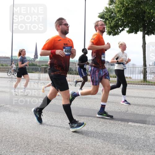 29.06.2025 - hella hamburg halbmarathon Lena Gebhardt http://msf.ph/oto/8422412 29.06.2025 10:18:45 Lombardsbrücke 14247, 4802, 20, 1234, 1349, 1521, 1820, 2096, 2335, 2703, 2781, 2821, 3026, 3105, 3202, 3529, 3591, 3592, 3631, 4123, 4383, 4710, 4718, 4802, 4845, 5049, 5264, 5266, 5323, 5834, 5909, 5910, 6194, 6332, 6413, 6533, 6736, 7051, 7121, 7160, 7214, 7252, 7454, 8341, 8665, 8780, 9222, 9270, 9272, 9276, 9505, 9549, 9586, 9658, 9748, 9757, 9834, 10037, 10172, 10467, 10502, 10659, 10687, 10816, 12541, 12548, 12552, 12703, 13341 meine-sportfotos.de