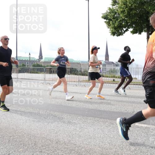 29.06.2025 - hella hamburg halbmarathon Lena Gebhardt http://msf.ph/oto/8422444 29.06.2025 10:18:45 Lombardsbrücke 866, 15138, 30, 1234, 1349, 1521, 1820, 2096, 2335, 2703, 2781, 2821, 3026, 3105, 3202, 3529, 3591, 3592, 3631, 4123, 4383, 4710, 4718, 4802, 4845, 5049, 5264, 5266, 5323, 5834, 5909, 5910, 6194, 6332, 6413, 6533, 6736, 7051, 7121, 7160, 7214, 7252, 7454, 8341, 8665, 8780, 9222, 9270, 9272, 9276, 9505, 9549, 9586, 9658, 9748, 9757, 9834, 10037, 10172, 10467, 10502, 10659, 10687, 10816, 12541, 12548, 12552, 12703, 13341 meine-sportfotos.de