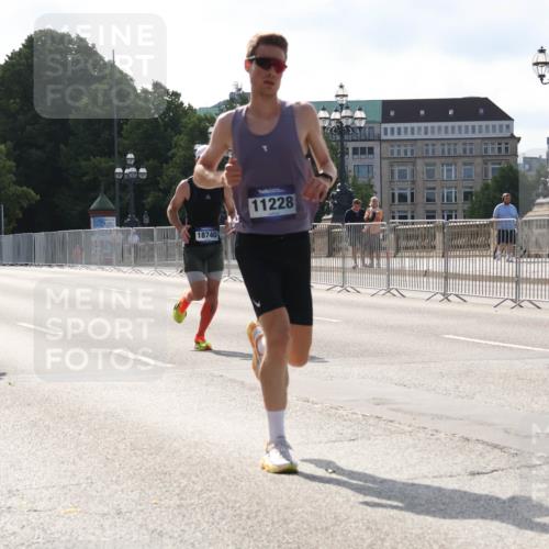 29.06.2025 - hella hamburg halbmarathon Lena Gebhardt http://msf.ph/oto/8422456 29.06.2025 09:42:41 Lombardsbrücke 1334, 1907, 18740, 11228, 2618, 5612, 7331, 7855, 9269, 10468, 11078, 11228, 12360, 13346, 13872, 13913, 14113, 14753, 14836, 15253, 16615, 17614, 18569, 18740, 19041, 19042, 19050, 19076, 19078 meine-sportfotos.de