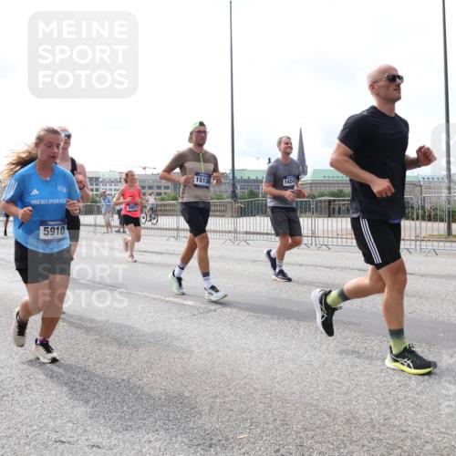 29.06.2025 - hella hamburg halbmarathon Lena Gebhardt http://msf.ph/oto/8422472 29.06.2025 10:18:46 Lombardsbrücke 18336, 7214, 5910, 2821, 15138, 14247, 866, 1234, 1349, 1521, 1820, 2096, 2335, 2703, 2781, 2821, 3026, 3105, 3118, 3202, 3529, 3591, 3592, 3631, 4123, 4383, 4710, 4718, 4802, 4845, 5049, 5264, 5266, 5323, 5834, 5909, 5910, 6194, 6332, 6413, 6533, 6736, 7051, 7121, 7160, 7214, 7252, 7454, 8341, 8665, 8780, 9222, 9270, 9272, 9276, 9505, 9549, 9586, 9658, 9748, 9756, 9757, 9834, 10037, 10172, 10467, 10502, 10659, 10687, 10816, 12541, 12548, 12552, 12703, 13341 meine-sportfotos.de