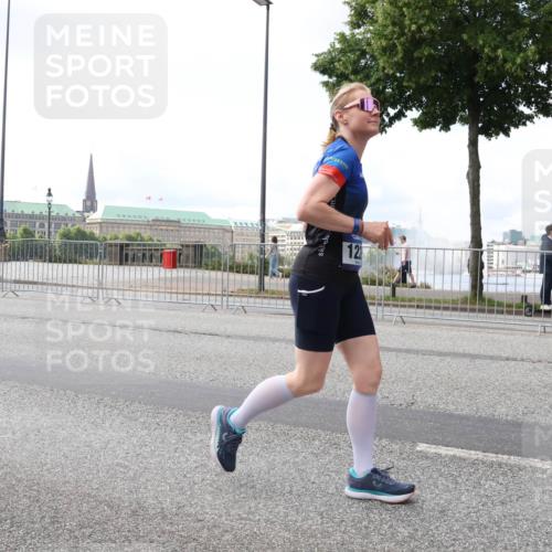 29.06.2025 - hella hamburg halbmarathon Lena Gebhardt http://msf.ph/oto/8422490 29.06.2025 10:05:59 Lombardsbrücke 12, 1229, 1448, 1830, 1842, 2471, 2540, 2624, 3062, 3461, 3929, 4169, 4542, 4782, 5431, 5762, 6014, 7138, 7741, 8051, 8316, 8894, 8909, 9339, 9361, 9477, 9736, 9737, 9738, 9917, 10343, 10781, 10791, 10998, 11958, 13042, 13054, 13481, 14369, 14987, 15229, 15766, 15772, 16441, 16687, 17239, 17731, 17740, 17746, 17885, 18768, 18857, 18966, 18973, 19248 meine-sportfotos.de