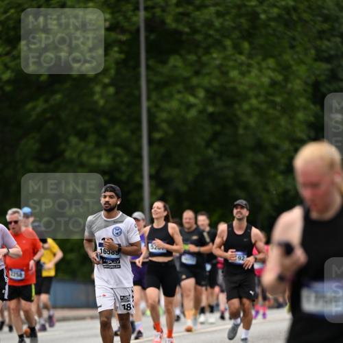29.06.2025 - hella hamburg halbmarathon Dr. Thomas Lammeyer http://msf.ph/oto/8422497 29.06.2025 10:48:14 Kennedybrücke 1816, 2258, 2343, 2361, 3597, 4636, 4866, 5001, 5192, 5201, 5214, 5649, 5720, 5902, 5905, 6012, 6096, 6226, 6334, 6931, 7197, 7205, 8504, 9704, 9879, 10006, 10097, 10220, 11093, 11279 meine-sportfotos.de