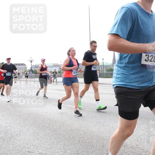 29.06.2025 - hella hamburg halbmarathon Lena Gebhardt http://msf.ph/oto/8422499 29.06.2025 10:43:01 Lombardsbrücke 168, 24, 4105, 16279, 13070, 1964, 328, 1149, 1467, 1656, 1788, 1816, 1964, 1994, 2103, 2158, 2267, 2361, 2401, 2450, 2509, 2538, 2940, 2941, 2971, 3074, 3283, 3378, 3518, 3638, 3764, 3874, 4056, 4092, 4105, 4177, 4302, 4334, 4385, 4680, 4778, 5067, 5268, 5417, 5610, 5755, 5967, 6120, 6764, 7043, 7461, 7513, 7872, 8161, 8184, 8435, 8529, 8795, 8991, 9072, 9304, 9378, 9644, 9976, 10008, 10180, 10454, 10697, 11142, 11710, 12151, 12441, 13049, 13241 meine-sportfotos.de