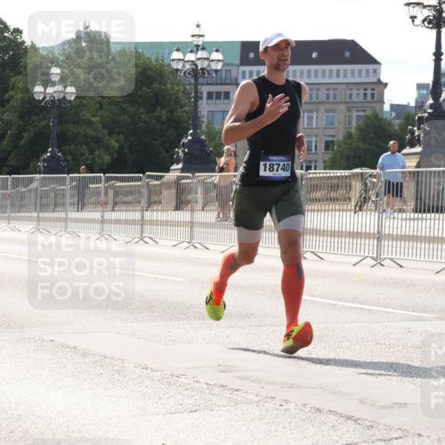 29.06.2025 - hella hamburg halbmarathon Lena Gebhardt http://msf.ph/oto/8422533 29.06.2025 09:42:42 Lombardsbrücke 18740, 2618, 5612, 7331, 7855, 9269, 10468, 11078, 11228, 12360, 13346, 13872, 13913, 14113, 14753, 14836, 15253, 16615, 17614, 18569, 18740, 19041, 19042, 19050, 19076, 19078 meine-sportfotos.de