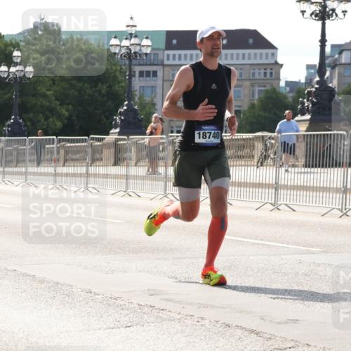 29.06.2025 - hella hamburg halbmarathon Lena Gebhardt http://msf.ph/oto/8422549 29.06.2025 09:42:42 Lombardsbrücke 18740, 2618, 5612, 7331, 7855, 9269, 10468, 11078, 11228, 12360, 13346, 13872, 13913, 14113, 14753, 14836, 15253, 16615, 17614, 18569, 18740, 19041, 19042, 19050, 19076, 19078 meine-sportfotos.de