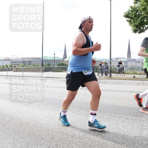 29.06.2025 - hella hamburg halbmarathon Lena Gebhardt http://msf.ph/oto/8422562 29.06.2025 10:27:56 Lombardsbrücke 304, 1148, 2080, 3389, 4372, 5177, 5285, 5369, 5847, 6214, 6632, 7497, 7764, 7978, 8085, 8215, 9567, 9688, 10158, 10412, 10413, 11692, 11739, 12500, 12780, 12823, 12842, 13043, 13568, 13678, 13860, 14017, 14155, 14206, 15123, 15607, 15608, 16569, 16804, 16838, 17427, 17791, 18012, 18256, 18301, 18626, 18766 meine-sportfotos.de