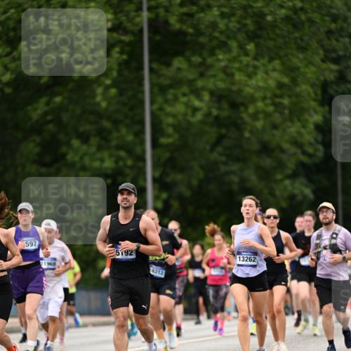 29.06.2025 - hella hamburg halbmarathon Dr. Thomas Lammeyer http://msf.ph/oto/8422573 29.06.2025 10:48:17 Kennedybrücke 1400, 1816, 2258, 2343, 2361, 2733, 3597, 4636, 4866, 5001, 5192, 5201, 5214, 5649, 5902, 5905, 6096, 6226, 6334, 6931, 7197, 7205, 8504, 9704, 9879, 10006, 10097, 10220, 11093, 11279 meine-sportfotos.de