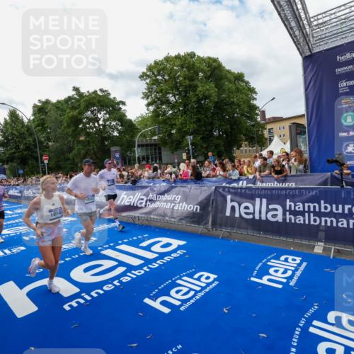 29.06.2025 - hella hamburg halbmarathon Zöllner http://msf.ph/oto/8422577 29.06.2025 10:32:38 Ziel 1707, 1990, 11877, 13199, 14293, 14908, 16619, 18135, 18562, 18563 meine-sportfotos.de