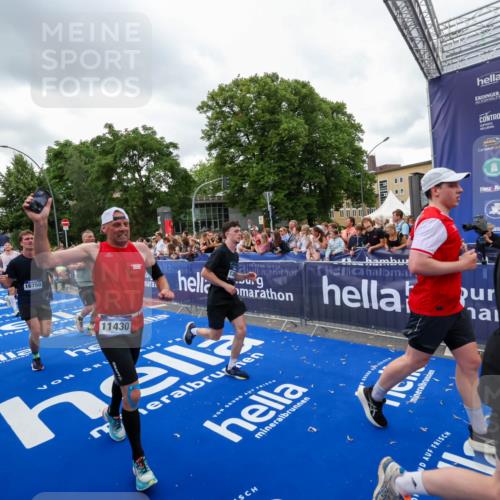 29.06.2025 - hella hamburg halbmarathon Zöllner http://msf.ph/oto/8422578 29.06.2025 10:54:25 Ziel 1267, 1442, 3426, 4635, 6511, 6512, 8223, 8772, 11009, 11430, 12321, 12362, 13289, 13803, 15946, 16327, 16574, 16750, 16879, 17087, 17698, 18268, 19067 meine-sportfotos.de