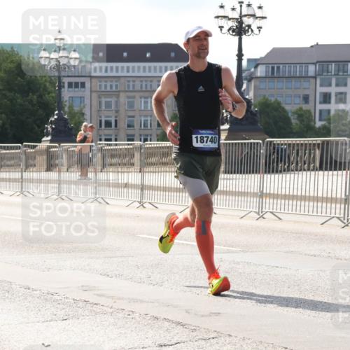 29.06.2025 - hella hamburg halbmarathon Lena Gebhardt http://msf.ph/oto/8422581 29.06.2025 09:42:42 Lombardsbrücke 18740, 2618, 5612, 7331, 7855, 9269, 10468, 11078, 11228, 12360, 13346, 13872, 13913, 14113, 14753, 14836, 15253, 16615, 17614, 18569, 18740, 19041, 19042, 19050, 19076, 19078 meine-sportfotos.de