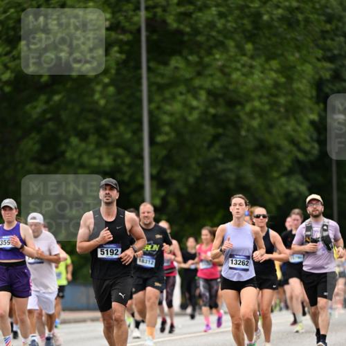 29.06.2025 - hella hamburg halbmarathon Dr. Thomas Lammeyer http://msf.ph/oto/8422582 29.06.2025 10:48:17 Kennedybrücke 1400, 1816, 2258, 2343, 2361, 2733, 3597, 4636, 4866, 5001, 5192, 5201, 5214, 5649, 5902, 5905, 6096, 6226, 6334, 6931, 7197, 7205, 8504, 9704, 9879, 10006, 10097, 10220, 11093, 11279 meine-sportfotos.de