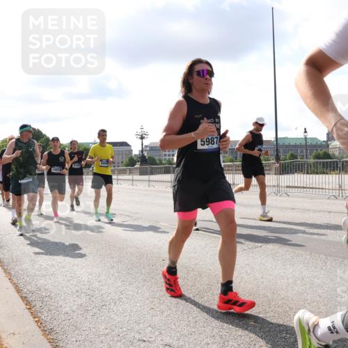 29.06.2025 - hella hamburg halbmarathon Lena Gebhardt http://msf.ph/oto/8422586 29.06.2025 09:51:59 Lombardsbrücke 4600, 10978, 5987, 1057, 1312, 1353, 1520, 1569, 1570, 1604, 1631, 1763, 1903, 2653, 2880, 3305, 3437, 3697, 4297, 4634, 4843, 4865, 4991, 5014, 5047, 5129, 5231, 5336, 5375, 5410, 5690, 5987, 6373, 6490, 6700, 6705, 6711, 6770, 7092, 7105, 7185, 7363, 7710, 8074, 8346, 8359, 8564, 8871, 8900, 9114, 9358, 9364, 9547, 9659, 10319, 10375, 10480, 10669, 10691, 10934, 10978, 11021, 11417, 11714, 11821, 12438, 12623, 12711 meine-sportfotos.de