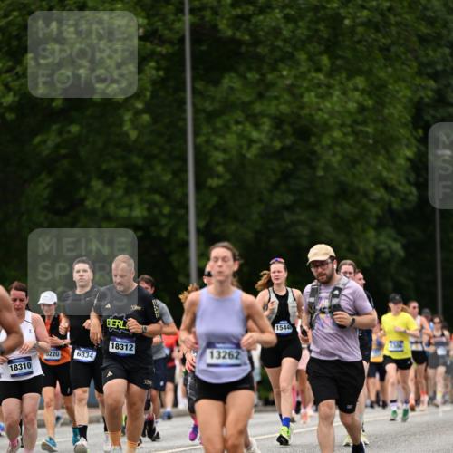 29.06.2025 - hella hamburg halbmarathon Dr. Thomas Lammeyer http://msf.ph/oto/8422629 29.06.2025 10:48:19 Kennedybrücke 1400, 1459, 1816, 2258, 2343, 2733, 3597, 4636, 4866, 5001, 5192, 5201, 5214, 5649, 5902, 5905, 6096, 6226, 6334, 6931, 7197, 7205, 8504, 9704, 9879, 10006, 10097, 10220, 11093, 11279 meine-sportfotos.de