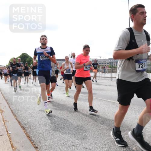29.06.2025 - hella hamburg halbmarathon Lena Gebhardt http://msf.ph/oto/8422634 29.06.2025 10:18:48 Lombardsbrücke 14532, 5049, 3529, 18246, 7214, 1234, 1349, 1521, 1820, 2096, 2703, 2781, 2802, 2821, 3026, 3105, 3118, 3202, 3529, 3591, 3592, 3631, 4123, 4383, 4718, 4802, 4845, 5049, 5264, 5266, 5323, 5834, 5909, 5910, 6194, 6249, 6332, 6413, 6533, 6736, 7051, 7121, 7160, 7214, 7252, 7454, 8341, 8665, 8780, 9222, 9270, 9272, 9276, 9505, 9549, 9586, 9658, 9748, 9756, 9757, 10037, 10172, 10467, 10502, 10659, 10687, 10816, 12541, 12548, 12552, 12703, 13341 meine-sportfotos.de