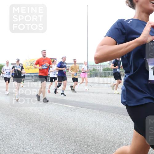 29.06.2025 - hella hamburg halbmarathon Lena Gebhardt http://msf.ph/oto/8422639 29.06.2025 10:52:51 Lombardsbrücke 4729, 8641, 18205, 442, 1717, 543, 14827, 15, 1369, 1826, 2146, 2291, 2362, 2420, 2528, 2701, 2983, 2988, 3140, 3227, 3787, 4591, 4729, 5360, 6135, 6521, 6671, 7032, 7511, 7681, 7735, 7737, 7812, 8641, 9068, 9070, 9103, 9545, 9731, 10055, 10080, 10392, 10417, 10568, 10600, 10661, 10879, 10928, 10981, 11297, 11520, 11524, 11919, 12127, 12128, 12994, 13489, 13916, 13917, 14009, 14765, 14807, 14977, 14979, 16137 meine-sportfotos.de