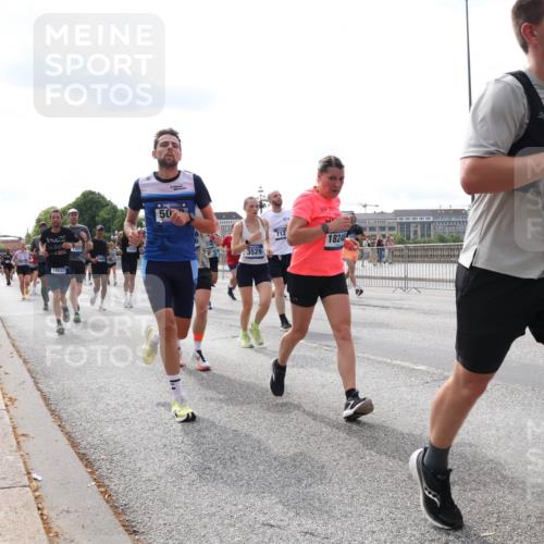29.06.2025 - hella hamburg halbmarathon Lena Gebhardt http://msf.ph/oto/8422648 29.06.2025 10:18:48 Lombardsbrücke 1521, 14532, 50, 3529, 712, 18246, 7214, 1234, 1349, 1521, 1820, 2096, 2703, 2781, 2802, 2821, 3026, 3105, 3118, 3202, 3529, 3591, 3592, 3631, 4123, 4383, 4718, 4802, 4845, 5049, 5264, 5266, 5323, 5834, 5909, 5910, 6194, 6249, 6332, 6413, 6533, 6736, 7051, 7121, 7160, 7214, 7252, 7454, 8341, 8665, 8780, 9222, 9270, 9272, 9276, 9505, 9549, 9586, 9658, 9748, 9756, 9757, 10037, 10172, 10467, 10502, 10659, 10687, 10816, 12541, 12548, 12552, 12703, 13341 meine-sportfotos.de