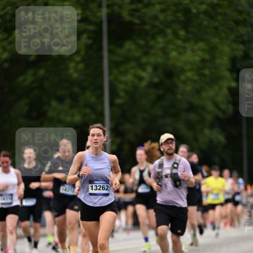 29.06.2025 - hella hamburg halbmarathon Dr. Thomas Lammeyer http://msf.ph/oto/8422657 29.06.2025 10:48:19 Kennedybrücke 1400, 1459, 1816, 2258, 2343, 2733, 3597, 4636, 4866, 5001, 5192, 5201, 5214, 5649, 5902, 5905, 6096, 6226, 6334, 6931, 7197, 7205, 8504, 9704, 9879, 10006, 10097, 10220, 11093, 11279 meine-sportfotos.de