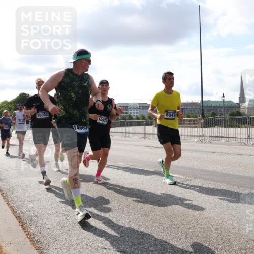 29.06.2025 - hella hamburg halbmarathon Lena Gebhardt http://msf.ph/oto/8422698 29.06.2025 09:52:00 Lombardsbrücke 16052, 14600, 1057, 1312, 1353, 1520, 1569, 1570, 1604, 1631, 1763, 1903, 2653, 2880, 3305, 3437, 3697, 4297, 4634, 4843, 4865, 4991, 5014, 5047, 5129, 5231, 5336, 5375, 5410, 5690, 5987, 6373, 6490, 6700, 6705, 6711, 6770, 7092, 7105, 7185, 7363, 7710, 8074, 8346, 8359, 8564, 8871, 8900, 9114, 9358, 9364, 9444, 9547, 9659, 10319, 10375, 10480, 10669, 10691, 10934, 10978, 11021, 11417, 11714, 11821, 12438, 12623, 12711, 13728 meine-sportfotos.de