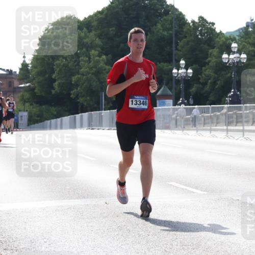 29.06.2025 - hella hamburg halbmarathon Lena Gebhardt http://msf.ph/oto/8422715 29.06.2025 09:42:45 Lombardsbrücke 12529, 13346, 2618, 5612, 7331, 7855, 9269, 10468, 11078, 11228, 12360, 12529, 12992, 13346, 13872, 13913, 14113, 14753, 14836, 15253, 16615, 17614, 18569, 18740, 19041, 19042, 19050, 19076, 19078 meine-sportfotos.de