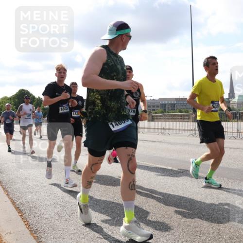 29.06.2025 - hella hamburg halbmarathon Lena Gebhardt http://msf.ph/oto/8422718 29.06.2025 09:52:00 Lombardsbrücke 12438, 15451, 16052, 1830, 4000, 978, 5047, 1057, 1312, 1353, 1520, 1569, 1570, 1604, 1631, 1763, 1903, 2653, 2880, 3305, 3437, 3697, 4297, 4634, 4843, 4865, 4991, 5014, 5047, 5129, 5231, 5336, 5375, 5410, 5690, 5987, 6373, 6490, 6700, 6705, 6711, 6770, 7092, 7105, 7185, 7363, 7710, 8074, 8346, 8359, 8564, 8871, 8900, 9114, 9358, 9364, 9444, 9547, 9659, 10319, 10375, 10480, 10669, 10691, 10934, 10978, 11021, 11417, 11714, 11821, 12438, 12623, 12711, 13728 meine-sportfotos.de