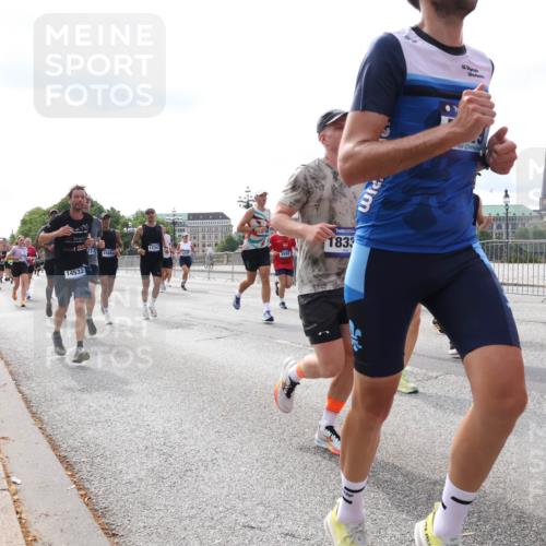 29.06.2025 - hella hamburg halbmarathon Lena Gebhardt http://msf.ph/oto/8422719 29.06.2025 10:18:49 Lombardsbrücke 14532, 1588, 12347, 1833, 1234, 1349, 1521, 1820, 2096, 2703, 2781, 2802, 2821, 3026, 3105, 3118, 3202, 3529, 3591, 3592, 3631, 4123, 4383, 4718, 4802, 4845, 5049, 5264, 5266, 5323, 5834, 5909, 5910, 6194, 6249, 6332, 6413, 6533, 6736, 7051, 7121, 7160, 7214, 7252, 7454, 8341, 8665, 8780, 9222, 9270, 9272, 9276, 9505, 9549, 9586, 9658, 9748, 9756, 9757, 10037, 10172, 10467, 10502, 10659, 10687, 10816, 12541, 12548, 12552, 12703, 13341 meine-sportfotos.de