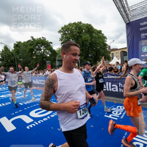 29.06.2025 - hella hamburg halbmarathon Zöllner http://msf.ph/oto/8422721 29.06.2025 10:54:28 Ziel 1267, 1442, 3426, 4635, 4868, 6511, 6512, 7129, 8772, 11009, 11797, 11799, 12321, 12362, 13289, 15946, 16327, 16879, 17698, 18268, 19067 meine-sportfotos.de