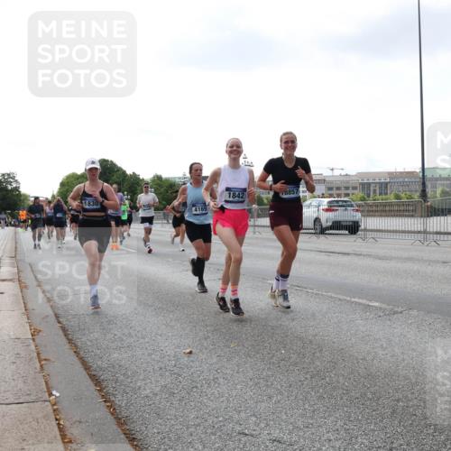 29.06.2025 - hella hamburg halbmarathon Lena Gebhardt http://msf.ph/oto/8422750 29.06.2025 10:06:03 Lombardsbrücke 1842, 8857, 1830, 4169, 1229, 1448, 1830, 1842, 2471, 2540, 3062, 3461, 3929, 4169, 4542, 4868, 5431, 5762, 6014, 6314, 7138, 7741, 8051, 8316, 8894, 8909, 9339, 9361, 9477, 9917, 10781, 10791, 10998, 11958, 13042, 13054, 13481, 13863, 14369, 14987, 15113, 15145, 15229, 15537, 15766, 15772, 16441, 16687, 17239, 17731, 17740, 17746, 17885, 18768, 18857, 18966, 18973, 19248 meine-sportfotos.de