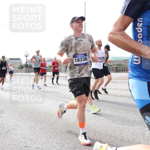 29.06.2025 - hella hamburg halbmarathon Lena Gebhardt http://msf.ph/oto/8422751 29.06.2025 10:18:49 Lombardsbrücke 15402, 231, 5, 2013, 14532, 881, 12347, 16196, 18336, 7121, 509, 1234, 1349, 1521, 1820, 2096, 2703, 2781, 2802, 2821, 3026, 3105, 3118, 3202, 3529, 3591, 3592, 3631, 4123, 4383, 4718, 4802, 4845, 5049, 5264, 5266, 5323, 5834, 5909, 5910, 6194, 6249, 6332, 6413, 6533, 6736, 7051, 7121, 7160, 7214, 7252, 7454, 8341, 8665, 8780, 9222, 9270, 9272, 9276, 9505, 9549, 9586, 9658, 9748, 9756, 9757, 10037, 10172, 10467, 10502, 10659, 10687, 10816, 12541, 12548, 12552, 12703, 13341 meine-sportfotos.de
