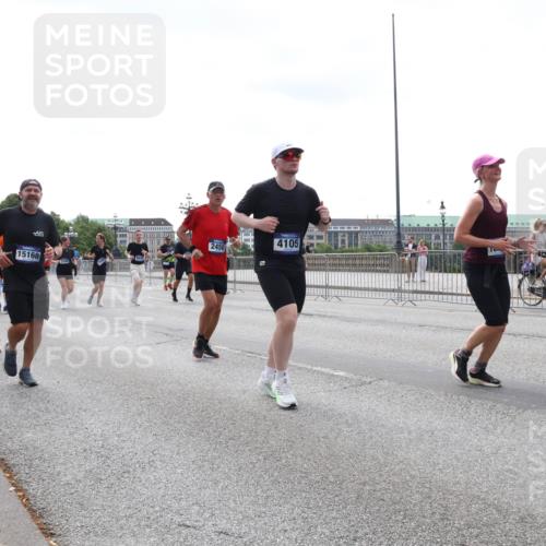 29.06.2025 - hella hamburg halbmarathon Lena Gebhardt http://msf.ph/oto/8422754 29.06.2025 10:43:02 Lombardsbrücke 15168, 3764, 2450, 4105, 1149, 1467, 1656, 1788, 1816, 1964, 1994, 2103, 2158, 2267, 2361, 2401, 2450, 2509, 2940, 2941, 2971, 3074, 3283, 3329, 3378, 3518, 3638, 3764, 3874, 4056, 4092, 4105, 4177, 4302, 4334, 4385, 4680, 4778, 5067, 5268, 5417, 5610, 5720, 5755, 5967, 6120, 6764, 7043, 7461, 7513, 7872, 8161, 8184, 8435, 8529, 8795, 8991, 9072, 9304, 9378, 9644, 9976, 10008, 10180, 10454, 10697, 11142, 11710, 12151, 12441, 13049, 13241 meine-sportfotos.de