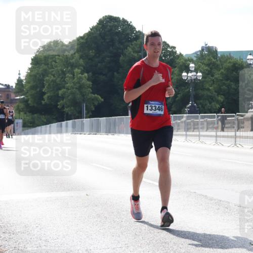 29.06.2025 - hella hamburg halbmarathon Lena Gebhardt http://msf.ph/oto/8422760 29.06.2025 09:42:45 Lombardsbrücke 12529, 13346, 2618, 5612, 7331, 7855, 9269, 10468, 11078, 11228, 12360, 12529, 12992, 13346, 13872, 13913, 14113, 14753, 14836, 15253, 16615, 17614, 18569, 18740, 19041, 19042, 19050, 19076, 19078 meine-sportfotos.de