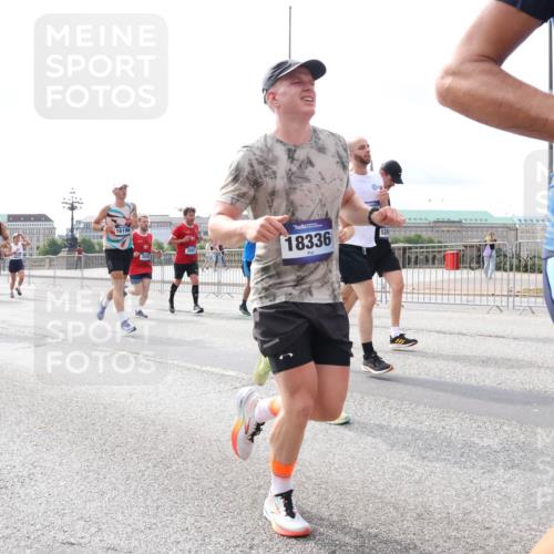 29.06.2025 - hella hamburg halbmarathon Lena Gebhardt http://msf.ph/oto/8422765 29.06.2025 10:18:49 Lombardsbrücke 5, 20, 14532, 12347, 16196, 18336, 1234, 1349, 1521, 1820, 2096, 2703, 2781, 2802, 2821, 3026, 3105, 3118, 3202, 3529, 3591, 3592, 3631, 4123, 4383, 4718, 4802, 4845, 5049, 5264, 5266, 5323, 5834, 5909, 5910, 6194, 6249, 6332, 6413, 6533, 6736, 7051, 7121, 7160, 7214, 7252, 7454, 8341, 8665, 8780, 9222, 9270, 9272, 9276, 9505, 9549, 9586, 9658, 9748, 9756, 9757, 10037, 10172, 10467, 10502, 10659, 10687, 10816, 12541, 12548, 12552, 12703, 13341 meine-sportfotos.de