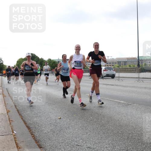 29.06.2025 - hella hamburg halbmarathon Lena Gebhardt http://msf.ph/oto/8422768 29.06.2025 10:06:03 Lombardsbrücke 1842, 8857, 1830, 4169, 1229, 1448, 1830, 1842, 2471, 2540, 3062, 3461, 3929, 4169, 4542, 4868, 5431, 5762, 6014, 6314, 7138, 7741, 8051, 8316, 8894, 8909, 9339, 9361, 9477, 9917, 10781, 10791, 10998, 11958, 13042, 13054, 13481, 13863, 14369, 14987, 15113, 15145, 15229, 15537, 15766, 15772, 16441, 16687, 17239, 17731, 17740, 17746, 17885, 18768, 18857, 18966, 18973, 19248 meine-sportfotos.de