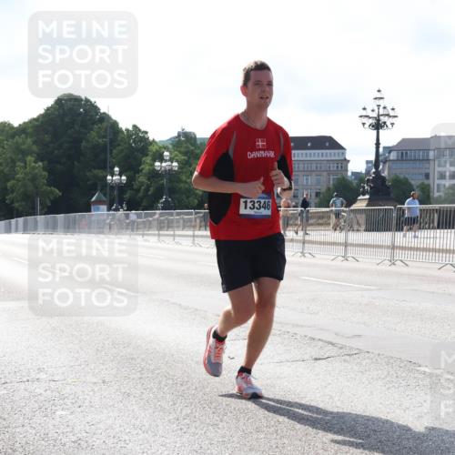 29.06.2025 - hella hamburg halbmarathon Lena Gebhardt http://msf.ph/oto/8422774 29.06.2025 09:42:46 Lombardsbrücke 13346, 2618, 5612, 7331, 7855, 9269, 10468, 11078, 11228, 12360, 12529, 12992, 13346, 13872, 13913, 14113, 14753, 14836, 15253, 16615, 17614, 18569, 18740, 19041, 19042, 19050, 19076, 19078 meine-sportfotos.de