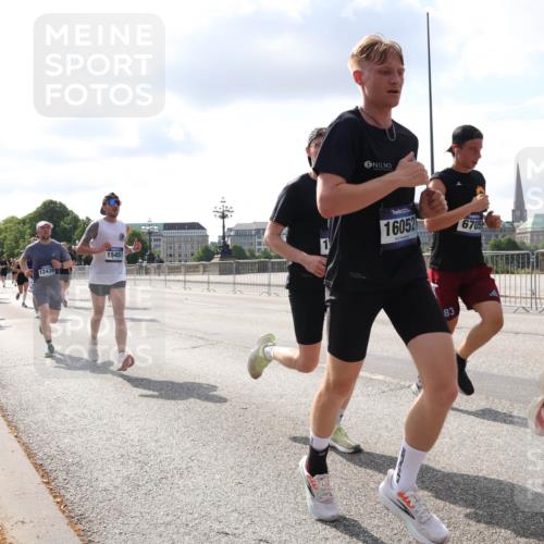 29.06.2025 - hella hamburg halbmarathon Lena Gebhardt http://msf.ph/oto/8422780 29.06.2025 09:52:01 Lombardsbrücke 12438, 15451, 16052, 6705, 068666, 83, 1057, 1312, 1353, 1520, 1569, 1570, 1604, 1631, 1763, 1903, 2653, 2880, 3305, 3437, 3697, 4634, 4843, 4865, 4991, 5014, 5047, 5129, 5231, 5336, 5410, 5690, 5987, 6373, 6490, 6700, 6705, 6711, 6770, 7092, 7105, 7185, 7363, 7710, 8074, 8346, 8359, 8564, 8871, 8900, 9114, 9358, 9364, 9444, 9547, 9659, 10319, 10375, 10480, 10493, 10669, 10691, 10934, 10978, 11021, 11417, 11714, 11821, 12438, 12623, 12711, 13728 meine-sportfotos.de